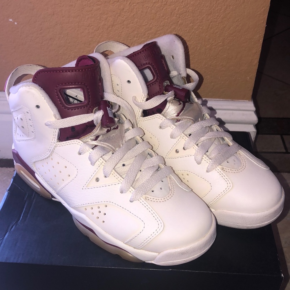 Nike Air Jordan Maroon 6 size 4.5Y